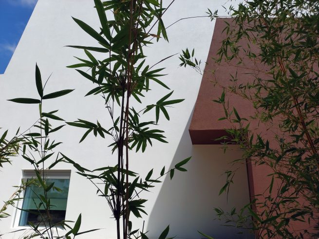 Casa em Loulé com Arquitectura do atelier Oval